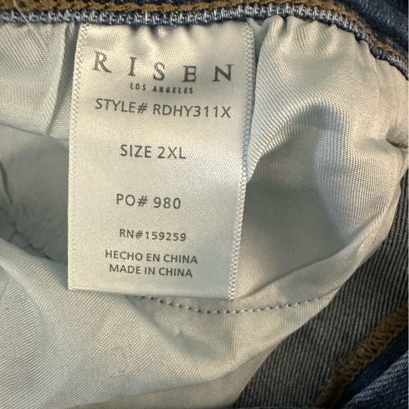 🌼Risen Medium Wash High Rise Split Hem Straight Leg Jeans size 2xl🌼 - Picture 3 of 8